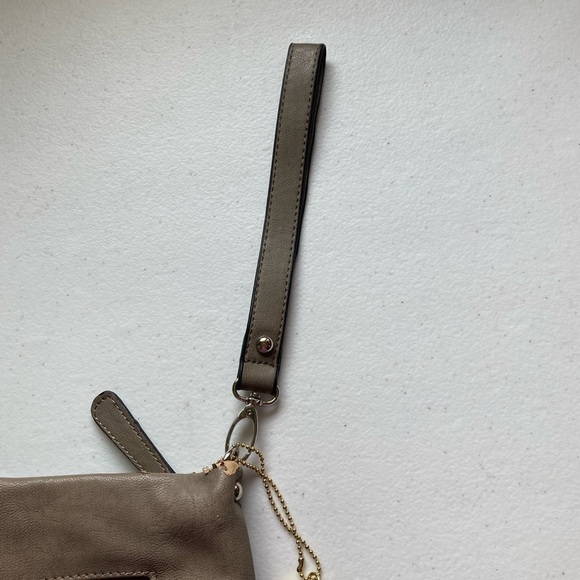 Big Buddha Santa Barbara Flower Design Wristlet - Picture 6 of 9